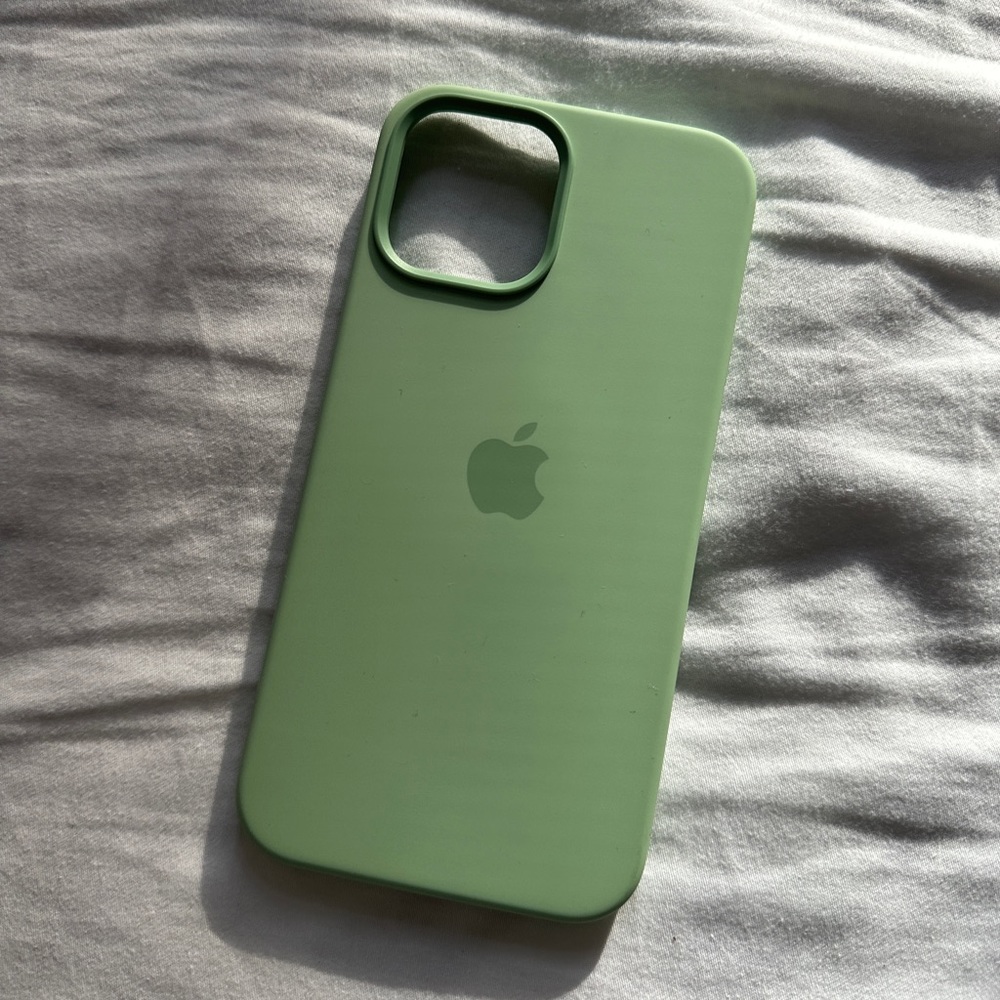 iPhone 12 pro max Apple silicone case